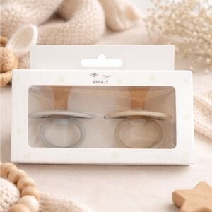 Blink.Y Pacifier Set in Neutral Tones